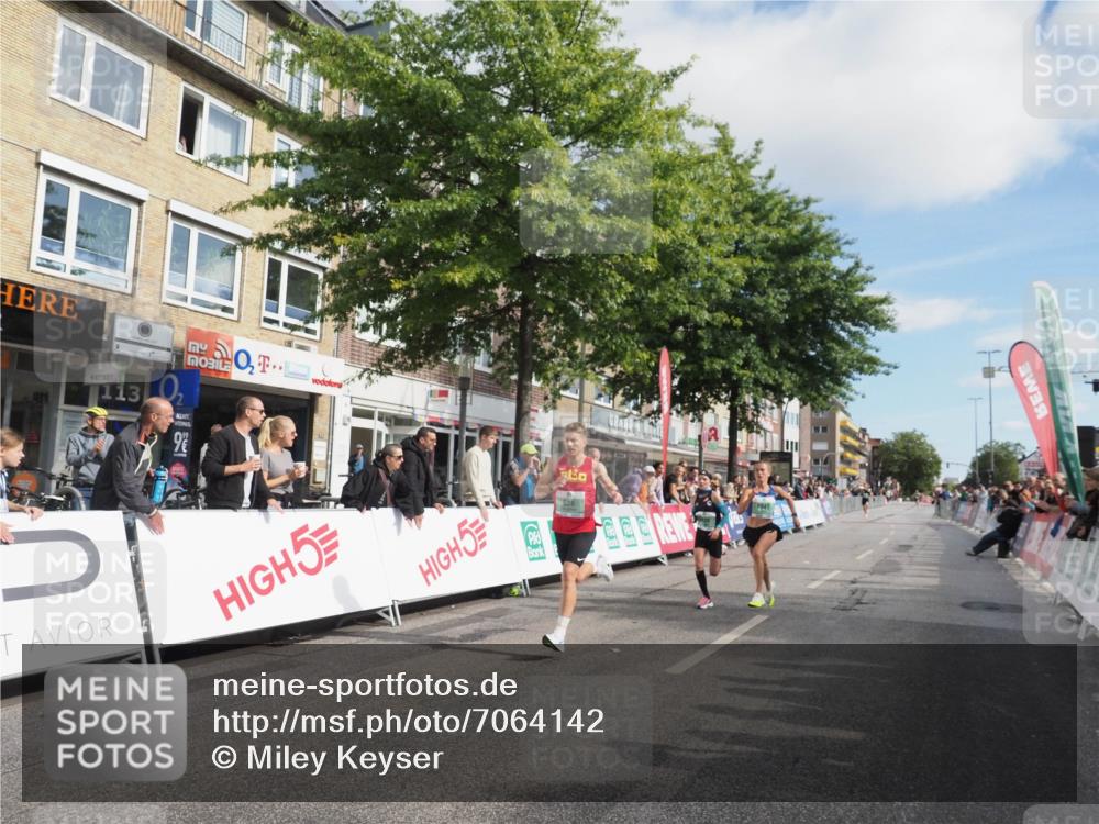 15.09.2024 - PSD Bank Halbmarathon Miley Keyser http://msf.ph/oto/7064142 15.09.2024 11:12:38 Ziel 498, 509, 528, 534, 554, 566, 838, 841 meine-sportfotos.de