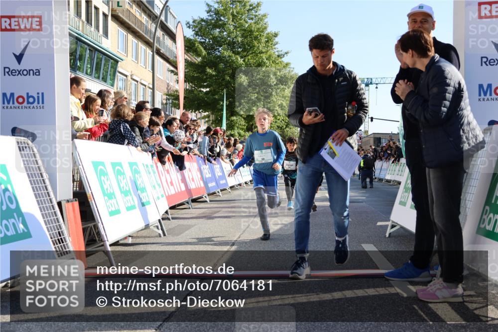 15.09.2024 - PSD Bank Halbmarathon Strokosch-Dieckow http://msf.ph/oto/7064181 15.09.2024 10:25:56 Ziel 36, 54, 221, 238, 248, 257, 298, 300 meine-sportfotos.de
