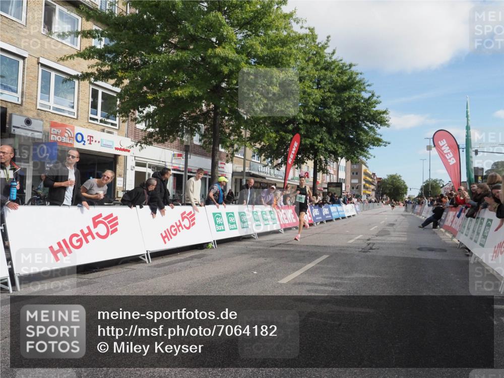 15.09.2024 - PSD Bank Halbmarathon Miley Keyser http://msf.ph/oto/7064182 15.09.2024 11:12:44 Ziel 517, 528, 554, 566, 838 meine-sportfotos.de