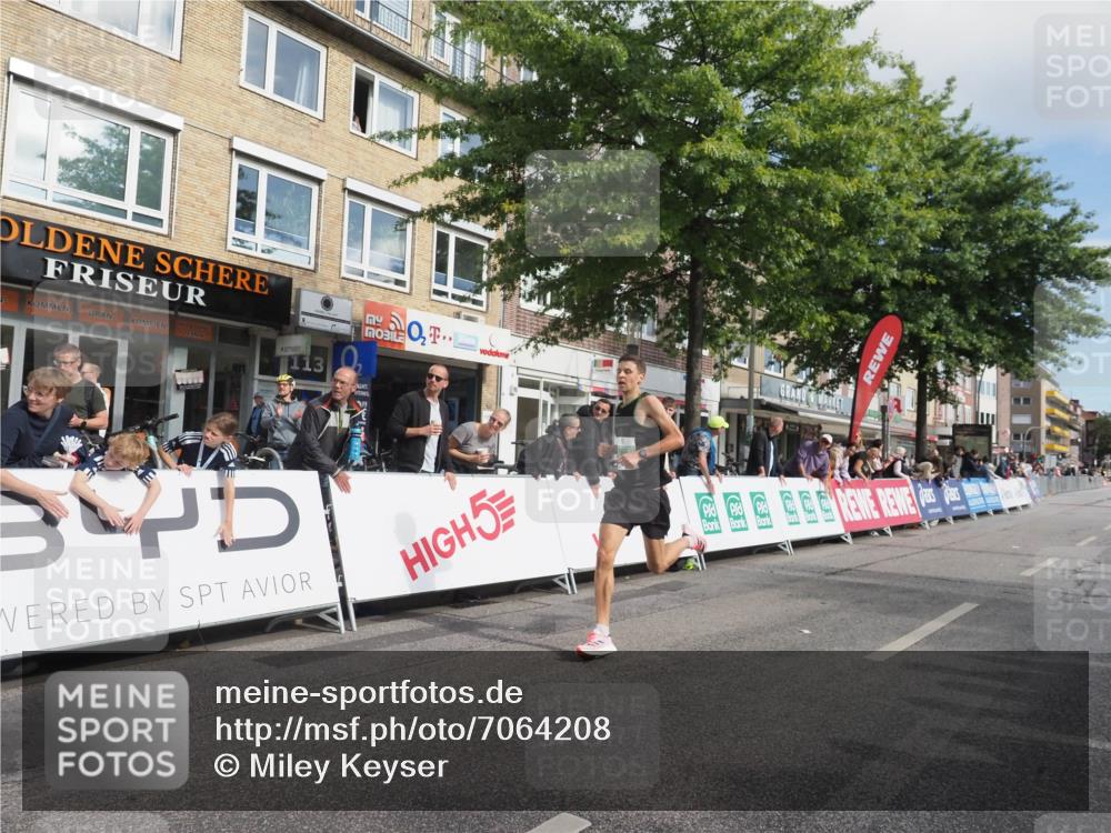 15.09.2024 - PSD Bank Halbmarathon Miley Keyser http://msf.ph/oto/7064208 15.09.2024 11:12:45 Ziel 517, 554, 566 meine-sportfotos.de