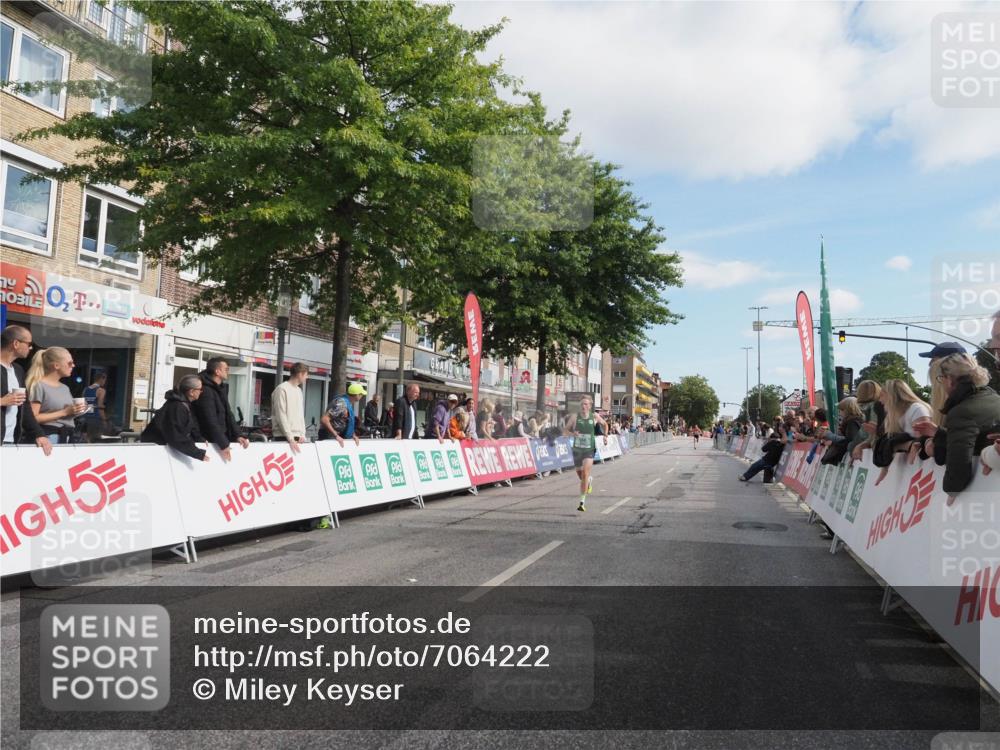 15.09.2024 - PSD Bank Halbmarathon Miley Keyser http://msf.ph/oto/7064222 15.09.2024 11:12:52 Ziel 517, 547, 554 meine-sportfotos.de
