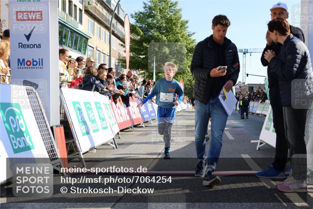 15.09.2024 - PSD Bank Halbmarathon Strokosch-Dieckow http://msf.ph/oto/7064254 15.09.2024 10:25:56 Ziel 36, 54, 221, 238, 248, 257, 298, 300 meine-sportfotos.de