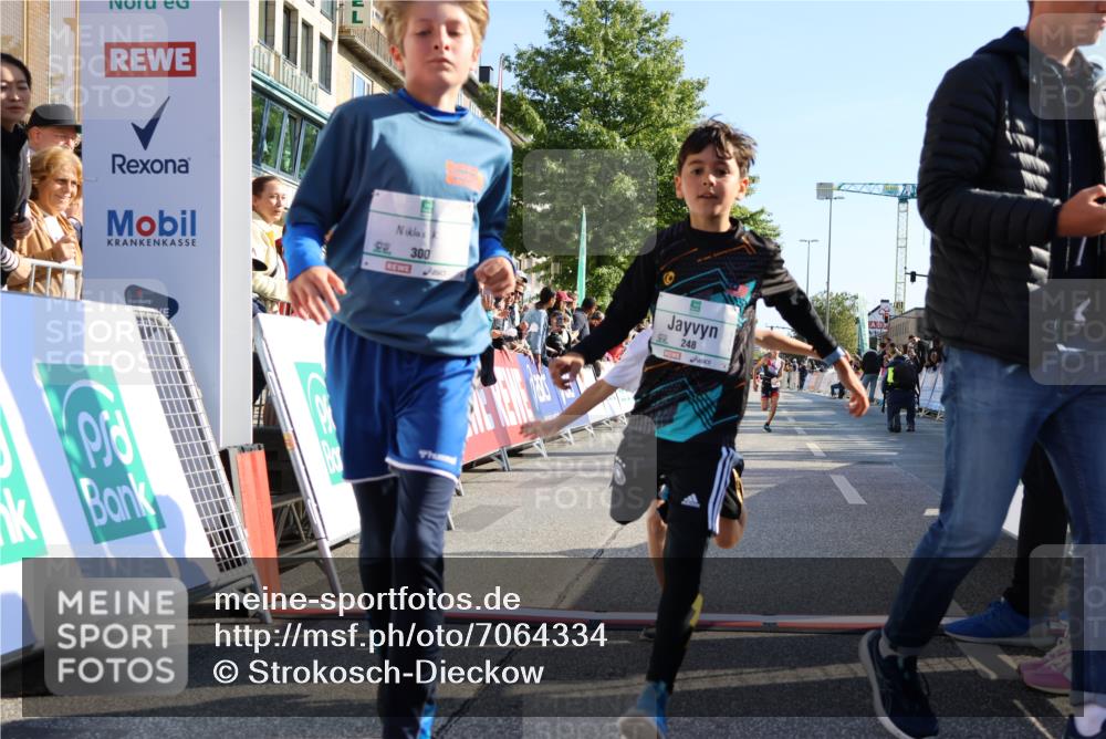 15.09.2024 - PSD Bank Halbmarathon Strokosch-Dieckow http://msf.ph/oto/7064334 15.09.2024 10:25:58 Ziel 36, 54, 221, 238, 248, 298, 300 meine-sportfotos.de