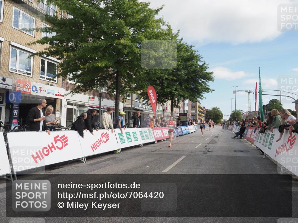 15.09.2024 - PSD Bank Halbmarathon Miley Keyser http://msf.ph/oto/7064420 15.09.2024 11:13:25 Ziel 522, 553, 555, 556, 594, 603, 657 meine-sportfotos.de