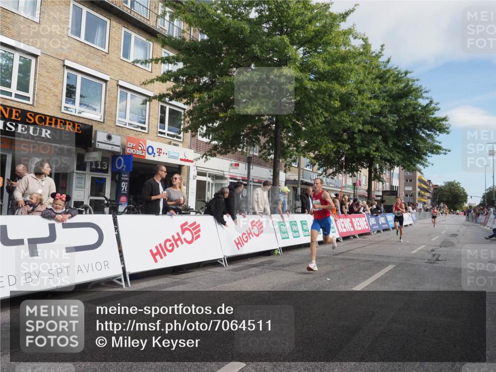 15.09.2024 - PSD Bank Halbmarathon Miley Keyser http://msf.ph/oto/7064511 15.09.2024 11:13:30 Ziel 522, 553, 555, 556, 594, 603, 657 meine-sportfotos.de