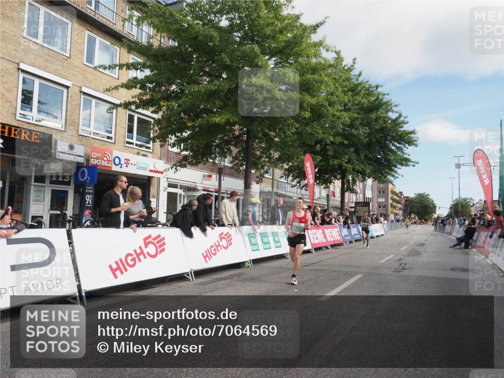 15.09.2024 - PSD Bank Halbmarathon Miley Keyser http://msf.ph/oto/7064569 15.09.2024 11:13:34 Ziel 522, 553, 556, 594, 603, 657 meine-sportfotos.de