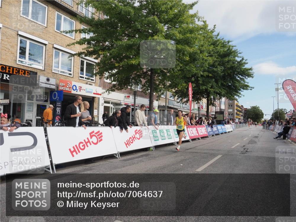 15.09.2024 - PSD Bank Halbmarathon Miley Keyser http://msf.ph/oto/7064637 15.09.2024 11:13:41 Ziel 492, 522, 550, 603, 657 meine-sportfotos.de