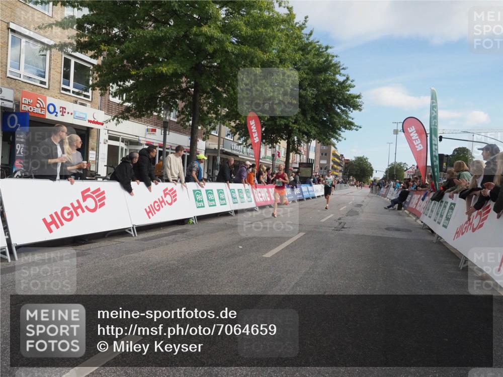 15.09.2024 - PSD Bank Halbmarathon Miley Keyser http://msf.ph/oto/7064659 15.09.2024 11:13:50 Ziel 492, 527, 538, 550, 609, 612 meine-sportfotos.de