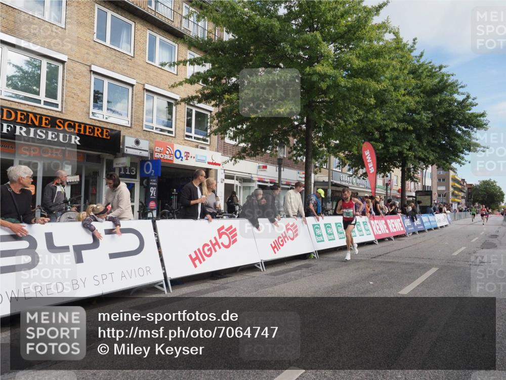 15.09.2024 - PSD Bank Halbmarathon Miley Keyser http://msf.ph/oto/7064747 15.09.2024 11:13:57 Ziel 492, 527, 538, 549, 550, 609, 612 meine-sportfotos.de