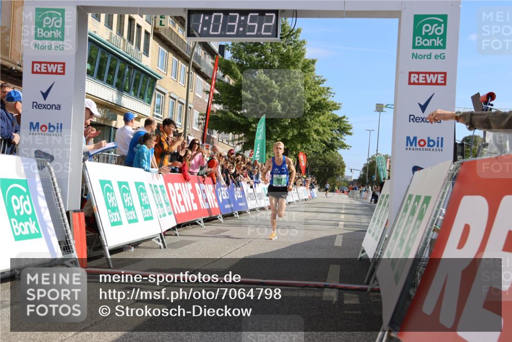15.09.2024 - PSD Bank Halbmarathon Strokosch-Dieckow http://msf.ph/oto/7064798 15.09.2024 11:04:43 Ziel 451 meine-sportfotos.de