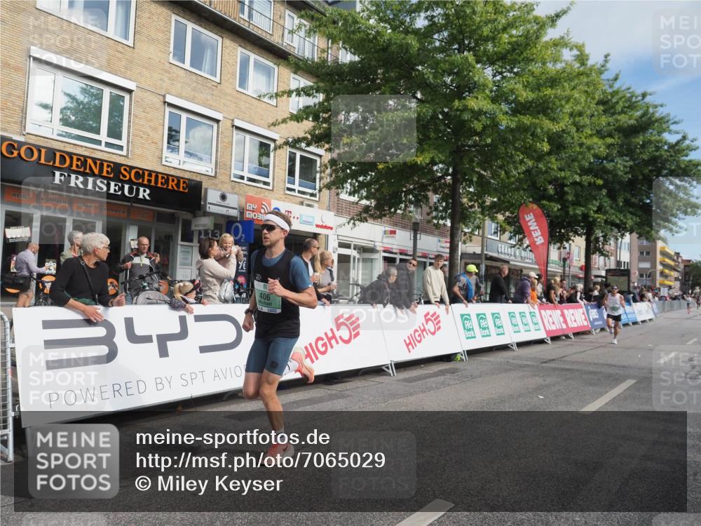 15.09.2024 - PSD Bank Halbmarathon Miley Keyser http://msf.ph/oto/7065029 15.09.2024 11:14:19 Ziel 406, 417, 421, 544, 568, 589, 613, 848 meine-sportfotos.de