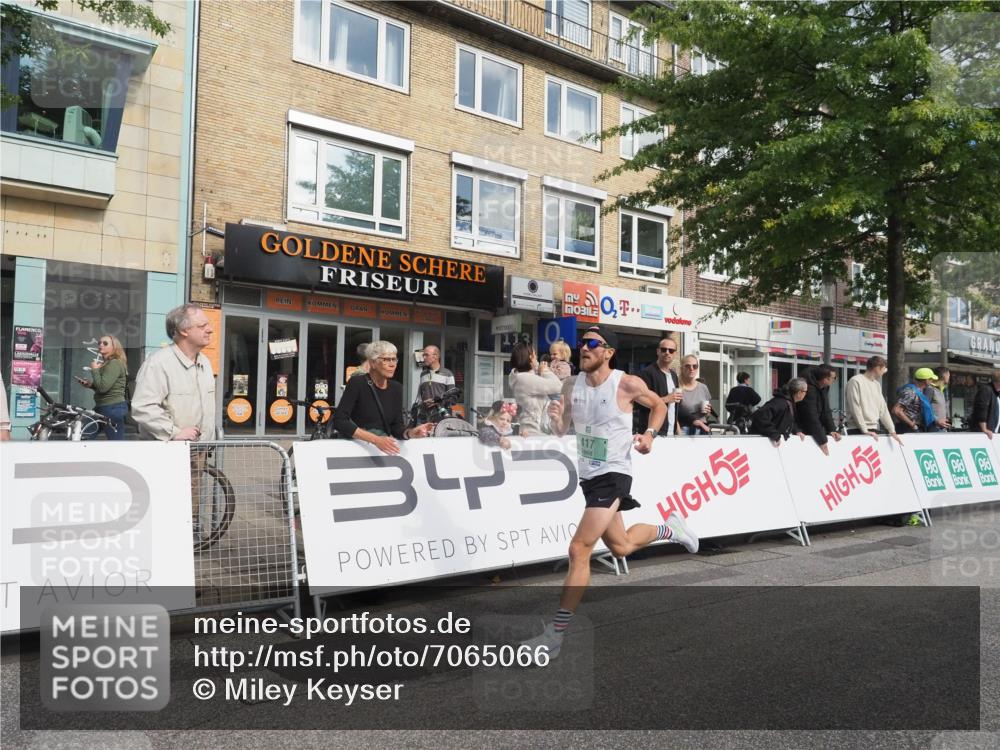 15.09.2024 - PSD Bank Halbmarathon Miley Keyser http://msf.ph/oto/7065066 15.09.2024 11:14:22 Ziel 406, 417, 540, 544, 564, 568, 589, 613, 848 meine-sportfotos.de