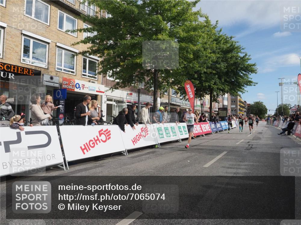 15.09.2024 - PSD Bank Halbmarathon Miley Keyser http://msf.ph/oto/7065074 15.09.2024 11:14:28 Ziel 412, 540, 544, 564, 565, 568, 589, 613, 845, 848 meine-sportfotos.de