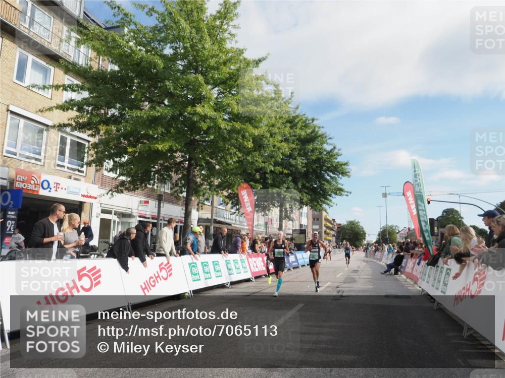 15.09.2024 - PSD Bank Halbmarathon Miley Keyser http://msf.ph/oto/7065113 15.09.2024 11:14:30 Ziel 412, 540, 544, 564, 565, 568, 589, 613, 845, 848 meine-sportfotos.de