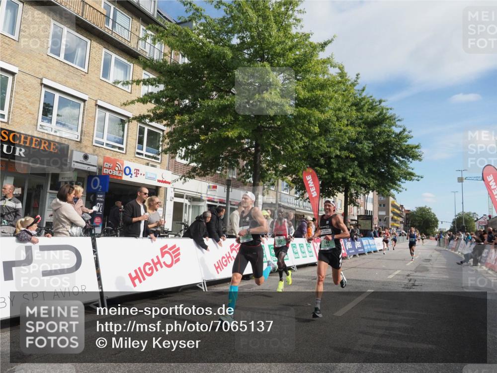 15.09.2024 - PSD Bank Halbmarathon Miley Keyser http://msf.ph/oto/7065137 15.09.2024 11:14:31 Ziel 412, 540, 544, 564, 565, 568, 589, 613, 845, 848 meine-sportfotos.de