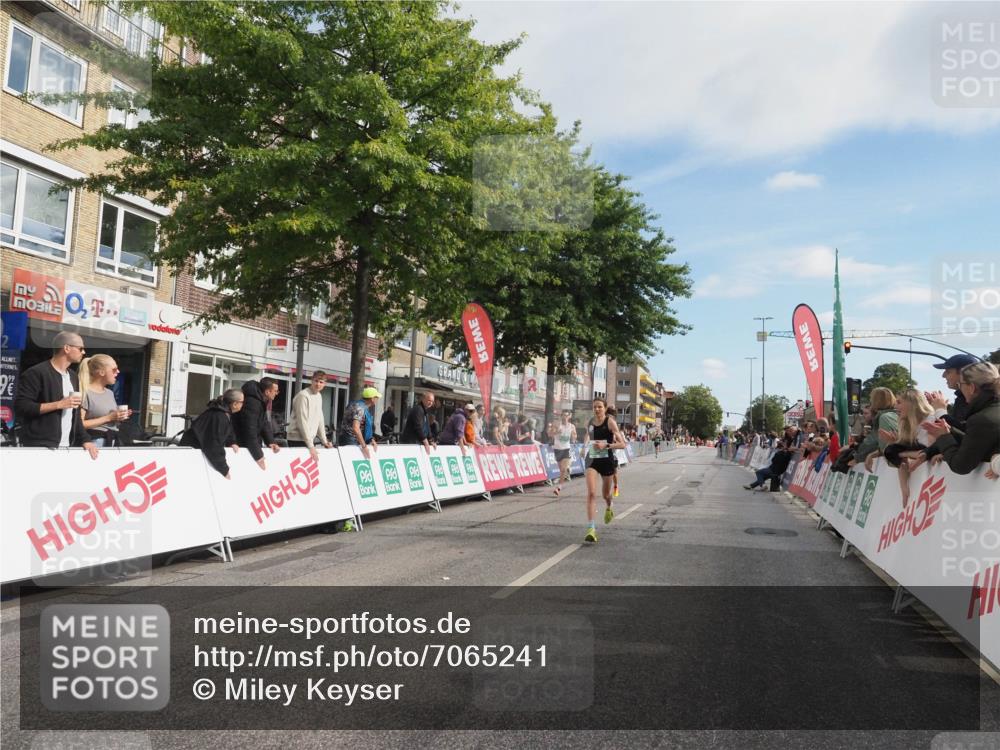 15.09.2024 - PSD Bank Halbmarathon Miley Keyser http://msf.ph/oto/7065241 15.09.2024 11:14:40 Ziel 412, 540, 564, 565, 570, 588, 845, 848 meine-sportfotos.de