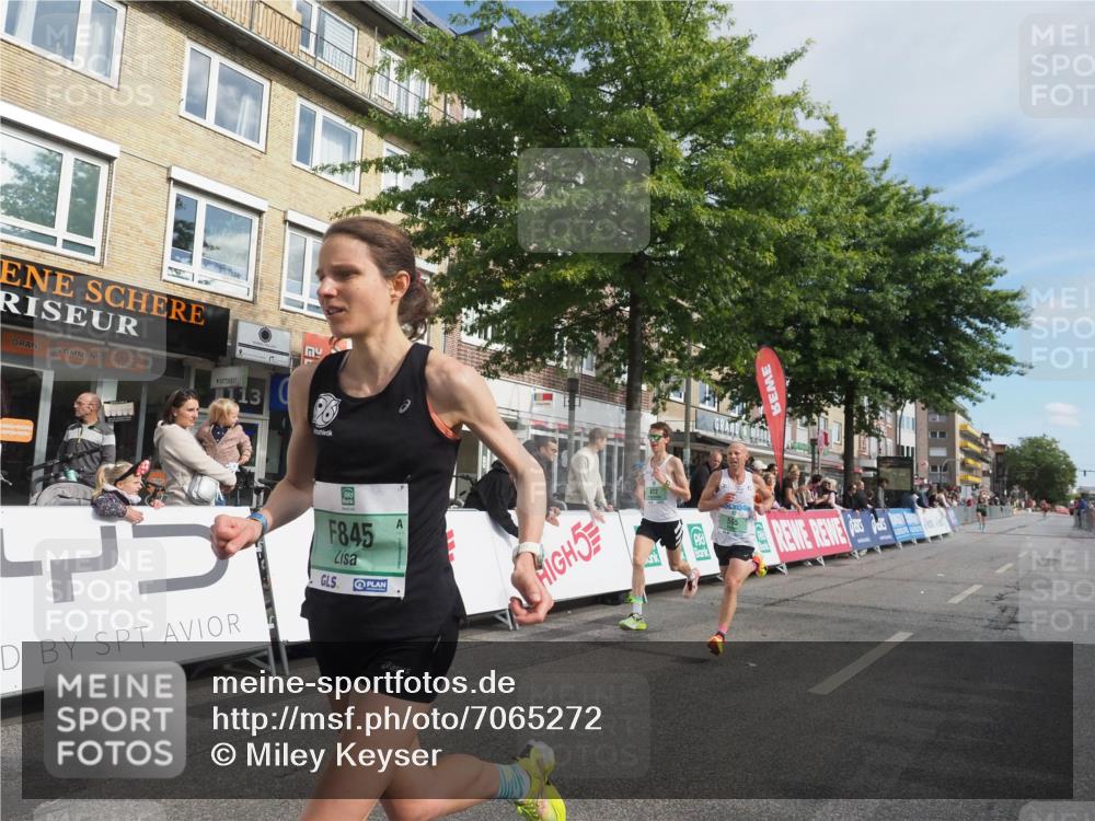 15.09.2024 - PSD Bank Halbmarathon Miley Keyser http://msf.ph/oto/7065272 15.09.2024 11:14:42 Ziel 412, 540, 564, 565, 570, 588, 845 meine-sportfotos.de