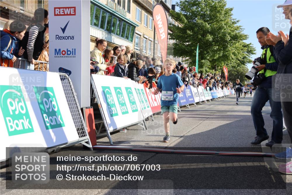 15.09.2024 - PSD Bank Halbmarathon Strokosch-Dieckow http://msf.ph/oto/7067003 15.09.2024 10:27:05 Ziel 42, 69, 196, 212, 215, 237, 284 meine-sportfotos.de