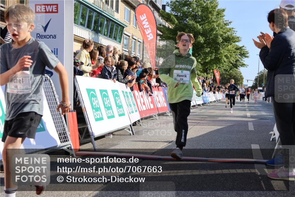 15.09.2024 - PSD Bank Halbmarathon Strokosch-Dieckow http://msf.ph/oto/7067663 15.09.2024 10:27:23 Ziel 18, 42, 75, 82, 87, 136, 139, 167, 198, 210, 270, 294 meine-sportfotos.de