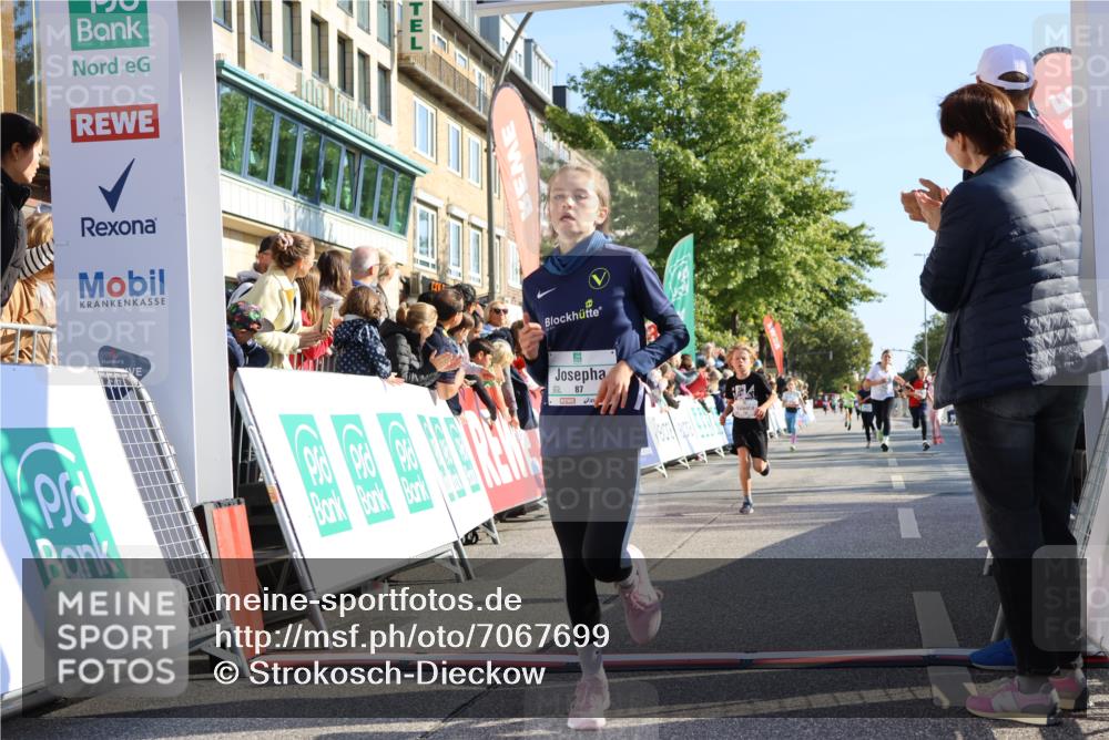 15.09.2024 - PSD Bank Halbmarathon Strokosch-Dieckow http://msf.ph/oto/7067699 15.09.2024 10:27:27 Ziel 18, 48, 75, 82, 87, 136, 139, 167, 198, 210, 219, 268, 270, 272, 294 meine-sportfotos.de