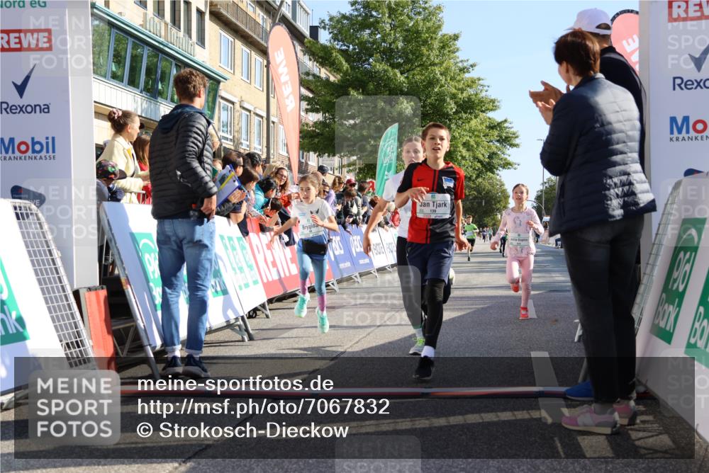 15.09.2024 - PSD Bank Halbmarathon Strokosch-Dieckow http://msf.ph/oto/7067832 15.09.2024 10:27:32 Ziel 48, 87, 136, 139, 174, 198, 210, 219, 233, 268, 272 meine-sportfotos.de