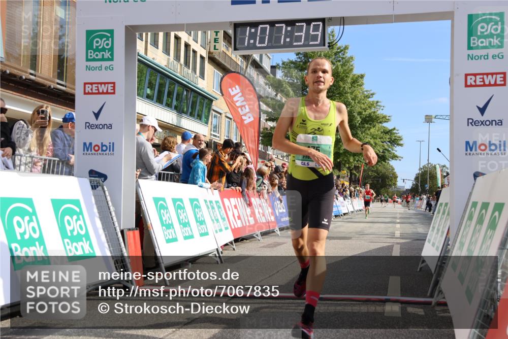 15.09.2024 - PSD Bank Halbmarathon Strokosch-Dieckow http://msf.ph/oto/7067835 15.09.2024 11:08:30 Ziel 403, 474, 475, 479, 491, 493 meine-sportfotos.de