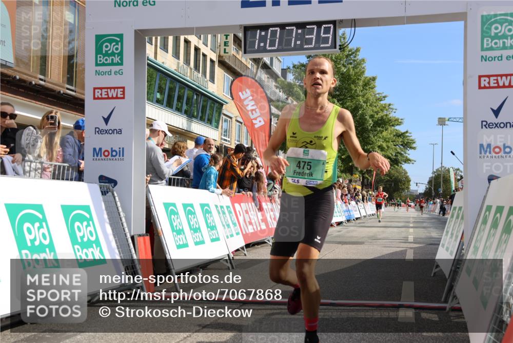 15.09.2024 - PSD Bank Halbmarathon Strokosch-Dieckow http://msf.ph/oto/7067868 15.09.2024 11:08:30 Ziel 403, 474, 475, 479, 491, 493 meine-sportfotos.de