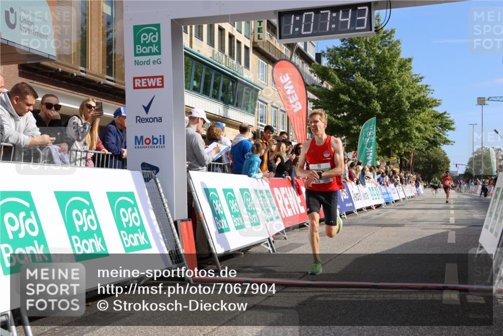 15.09.2024 - PSD Bank Halbmarathon Strokosch-Dieckow http://msf.ph/oto/7067904 15.09.2024 11:08:34 Ziel 403, 474, 475, 491, 493, 1076 meine-sportfotos.de