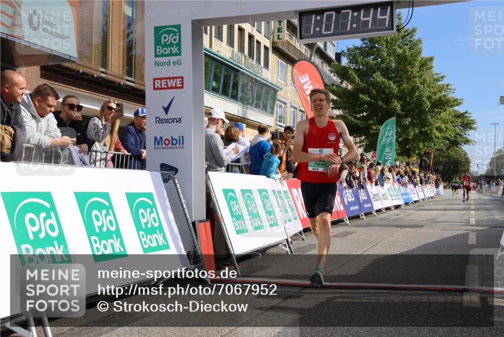 15.09.2024 - PSD Bank Halbmarathon Strokosch-Dieckow http://msf.ph/oto/7067952 15.09.2024 11:08:35 Ziel 474, 475, 491, 493, 562, 1076 meine-sportfotos.de