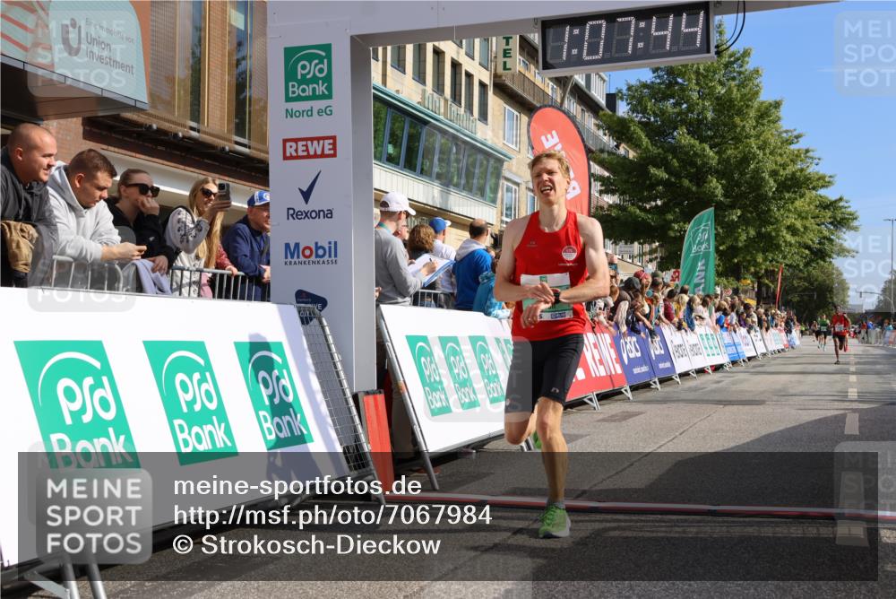15.09.2024 - PSD Bank Halbmarathon Strokosch-Dieckow http://msf.ph/oto/7067984 15.09.2024 11:08:35 Ziel 474, 475, 491, 493, 562, 1076 meine-sportfotos.de