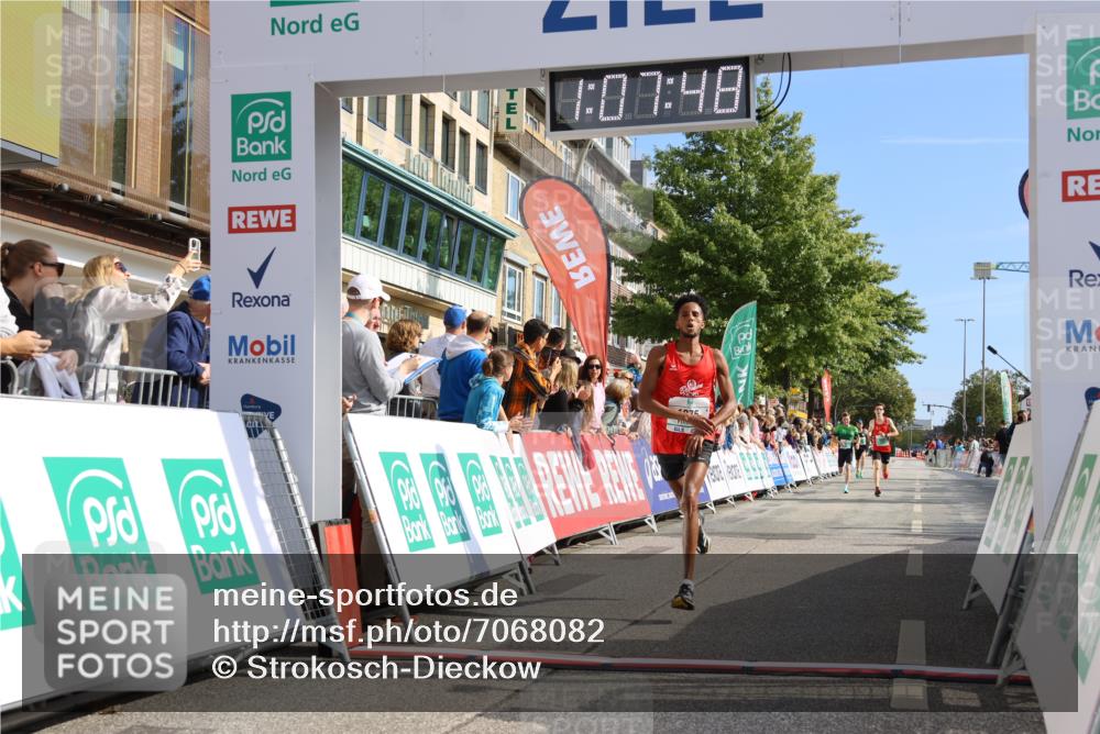 15.09.2024 - PSD Bank Halbmarathon Strokosch-Dieckow http://msf.ph/oto/7068082 15.09.2024 11:08:39 Ziel 474, 475, 477, 487, 493, 562, 1076 meine-sportfotos.de