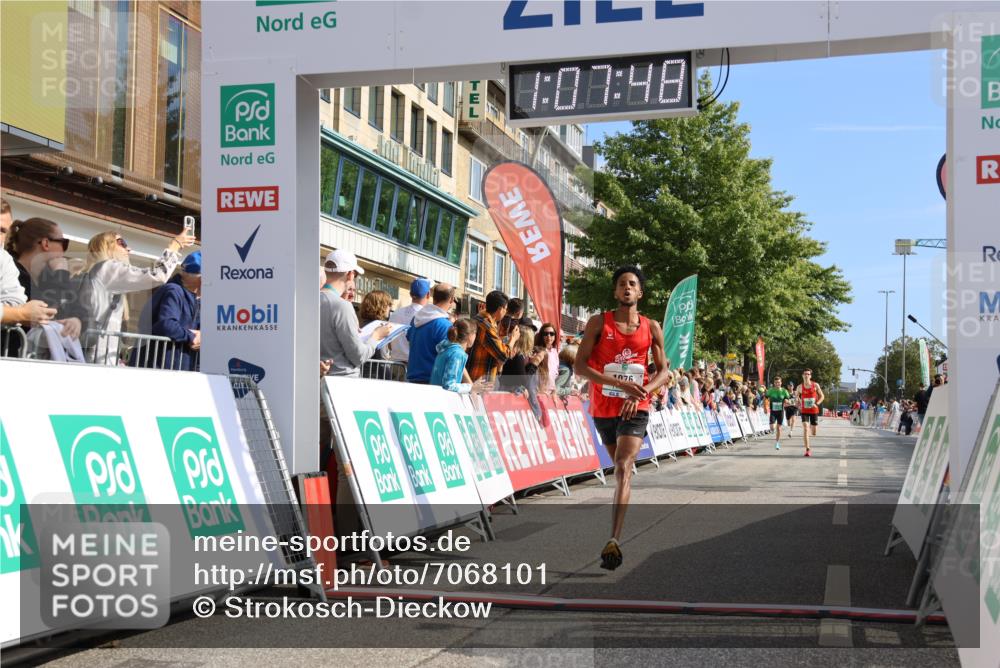 15.09.2024 - PSD Bank Halbmarathon Strokosch-Dieckow http://msf.ph/oto/7068101 15.09.2024 11:08:39 Ziel 474, 475, 477, 487, 493, 562, 1076 meine-sportfotos.de