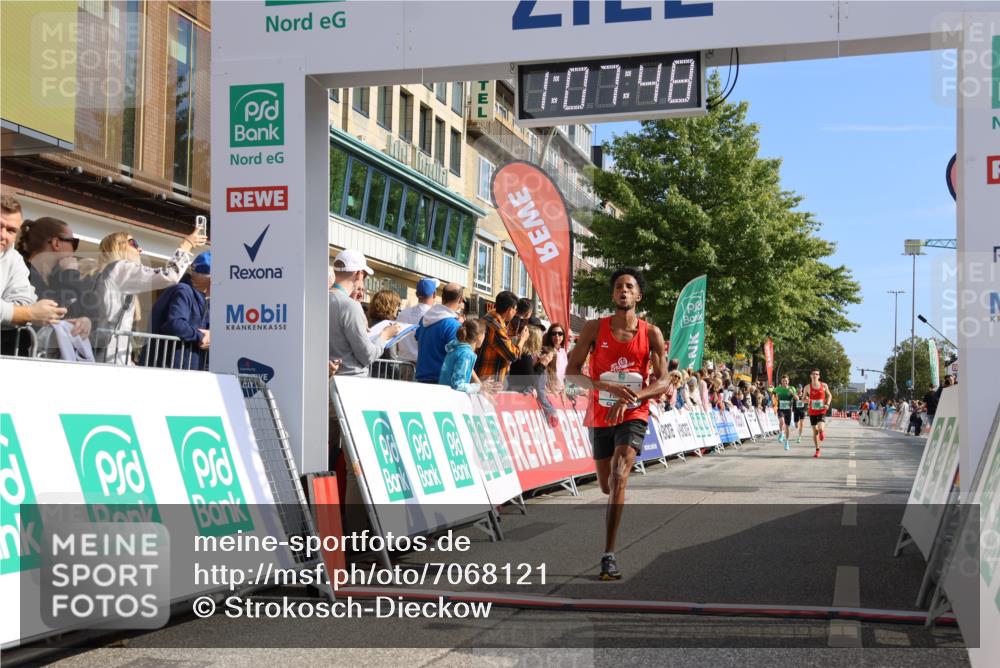 15.09.2024 - PSD Bank Halbmarathon Strokosch-Dieckow http://msf.ph/oto/7068121 15.09.2024 11:08:39 Ziel 474, 475, 477, 487, 493, 562, 1076 meine-sportfotos.de