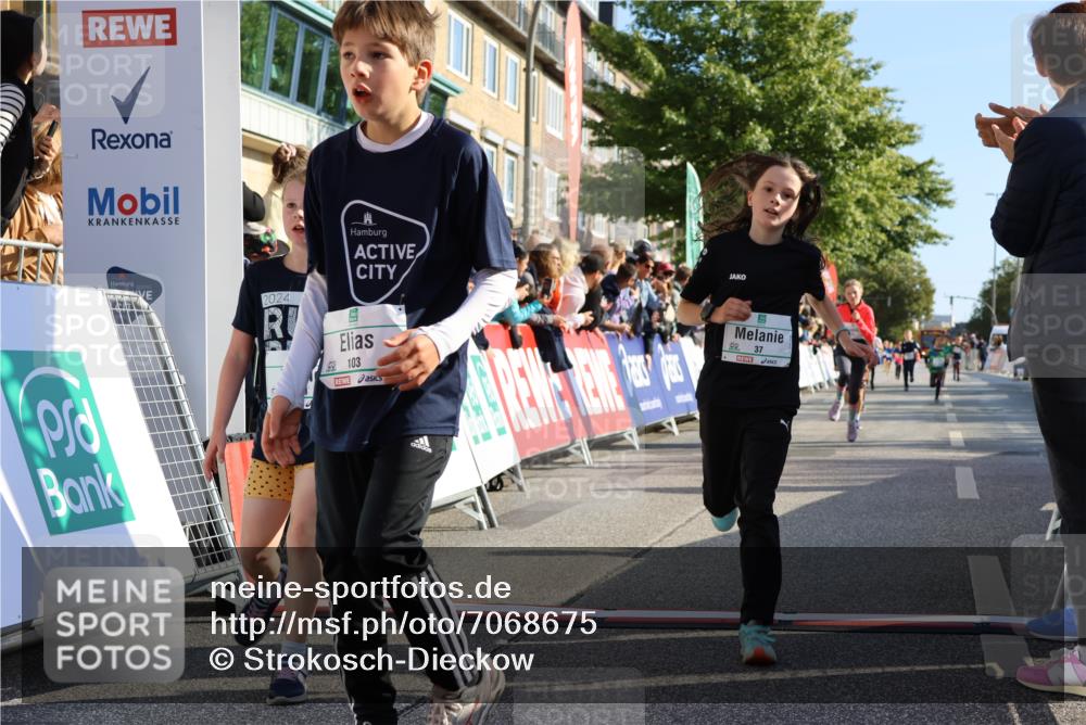 15.09.2024 - PSD Bank Halbmarathon Strokosch-Dieckow http://msf.ph/oto/7068675 15.09.2024 10:27:56 Ziel 27, 28, 37, 73, 101, 103, 125, 138, 159, 204, 249, 296 meine-sportfotos.de