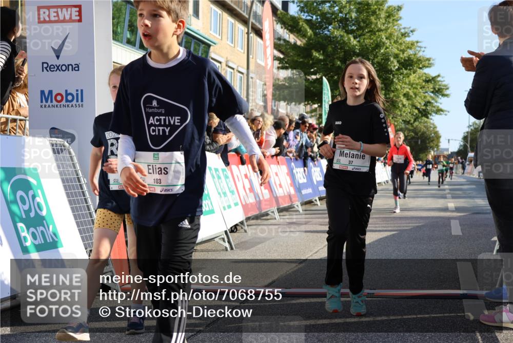 15.09.2024 - PSD Bank Halbmarathon Strokosch-Dieckow http://msf.ph/oto/7068755 15.09.2024 10:27:57 Ziel 27, 28, 37, 73, 101, 103, 108, 125, 138, 159, 204, 249, 296 meine-sportfotos.de