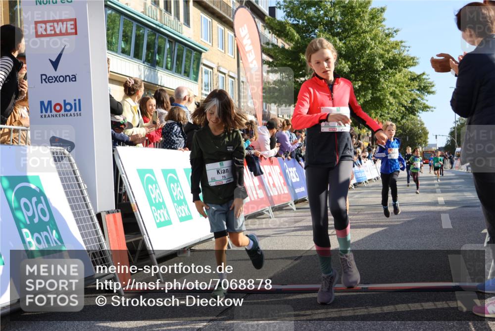 15.09.2024 - PSD Bank Halbmarathon Strokosch-Dieckow http://msf.ph/oto/7068878 15.09.2024 10:27:59 Ziel 27, 28, 37, 73, 101, 103, 108, 125, 128, 138, 159, 204, 249, 296 meine-sportfotos.de