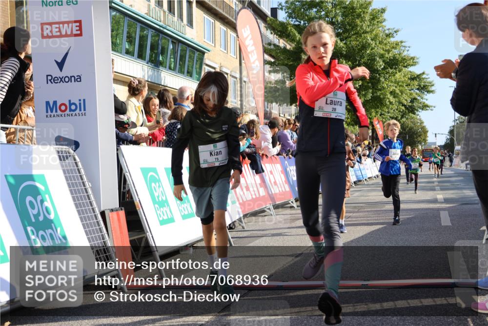 15.09.2024 - PSD Bank Halbmarathon Strokosch-Dieckow http://msf.ph/oto/7068936 15.09.2024 10:27:59 Ziel 27, 28, 37, 73, 101, 103, 108, 125, 128, 138, 159, 204, 249, 296 meine-sportfotos.de