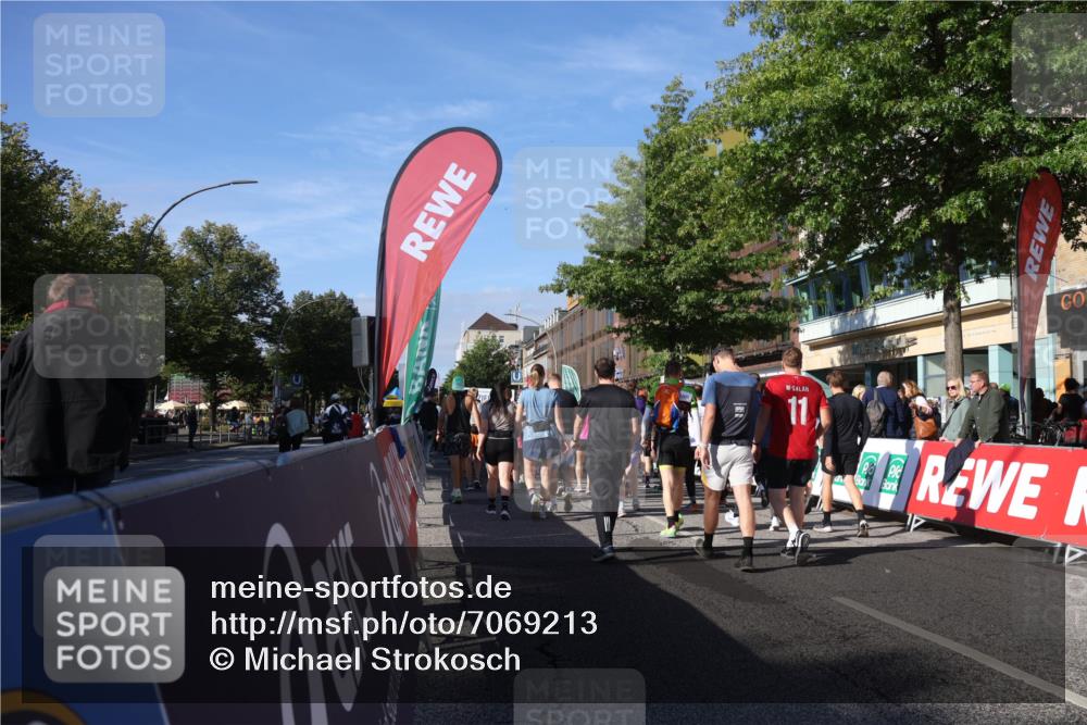 15.09.2024 - PSD Bank Halbmarathon Michael Strokosch http://msf.ph/oto/7069213 15.09.2024 10:04:05 Ziel  meine-sportfotos.de