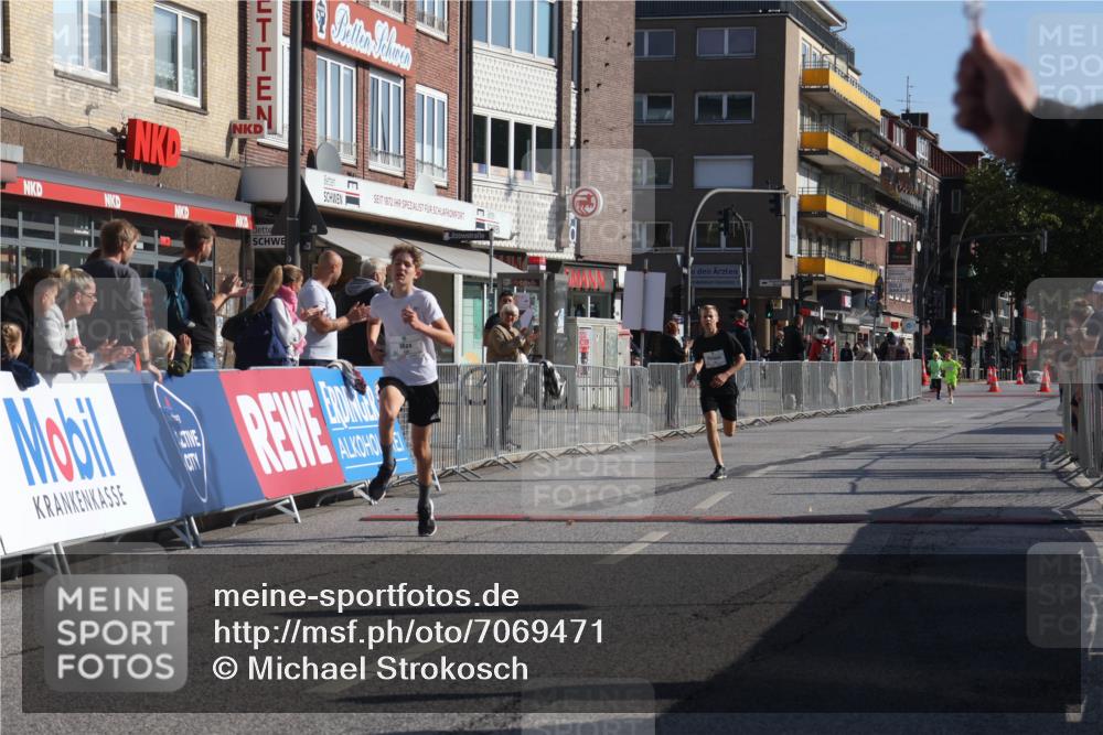 15.09.2024 - PSD Bank Halbmarathon Michael Strokosch http://msf.ph/oto/7069471 15.09.2024 10:24:55 Ziel 61, 119, 131, 211 meine-sportfotos.de