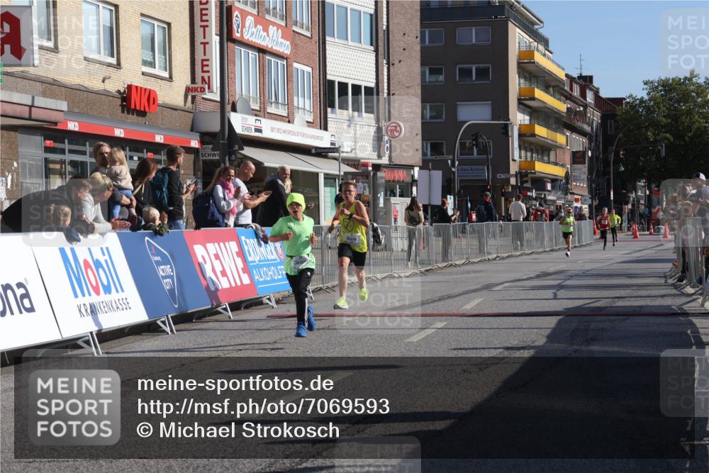15.09.2024 - PSD Bank Halbmarathon Michael Strokosch http://msf.ph/oto/7069593 15.09.2024 10:25:09 Ziel 7, 102, 119, 165, 177 meine-sportfotos.de