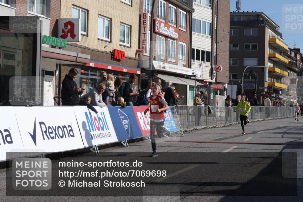 15.09.2024 - PSD Bank Halbmarathon Michael Strokosch http://msf.ph/oto/7069698 15.09.2024 10:25:19 Ziel 7, 19, 66, 102, 110, 165, 177 meine-sportfotos.de