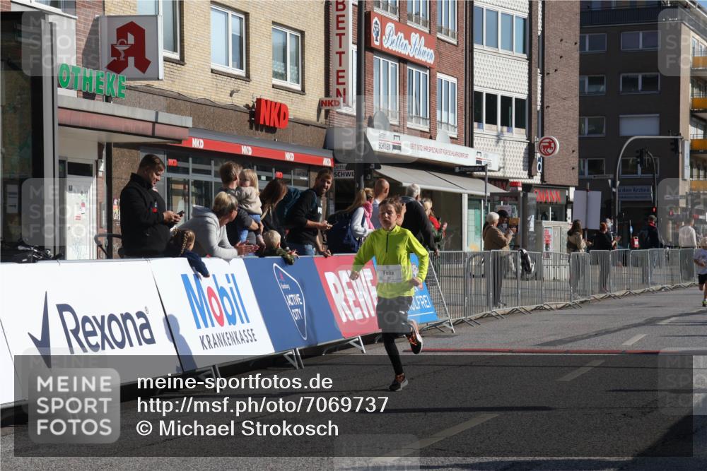 15.09.2024 - PSD Bank Halbmarathon Michael Strokosch http://msf.ph/oto/7069737 15.09.2024 10:25:22 Ziel 7, 19, 66, 102, 110, 177, 257 meine-sportfotos.de