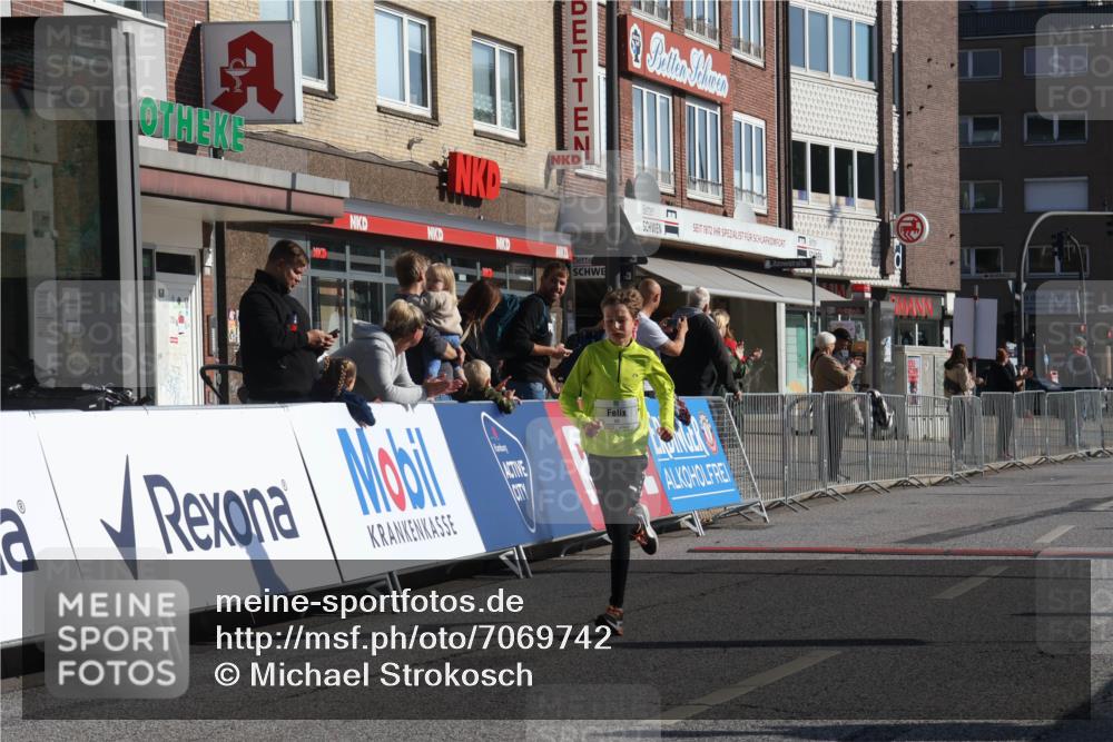 15.09.2024 - PSD Bank Halbmarathon Michael Strokosch http://msf.ph/oto/7069742 15.09.2024 10:25:22 Ziel 7, 19, 66, 102, 110, 177, 257 meine-sportfotos.de