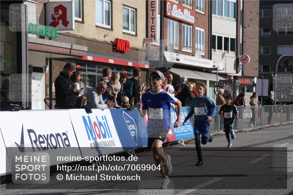 15.09.2024 - PSD Bank Halbmarathon Michael Strokosch http://msf.ph/oto/7069904 15.09.2024 10:25:38 Ziel 36, 110, 221, 238, 248, 257, 298, 300 meine-sportfotos.de