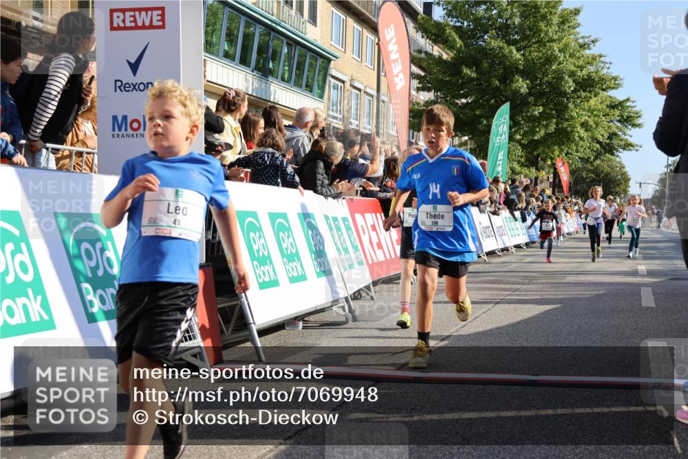 15.09.2024 - PSD Bank Halbmarathon Strokosch-Dieckow http://msf.ph/oto/7069948 15.09.2024 10:28:16 Ziel 14, 43, 77, 84, 94, 108, 128, 132, 138, 161, 208, 217, 230, 247, 261, 262, 293 meine-sportfotos.de