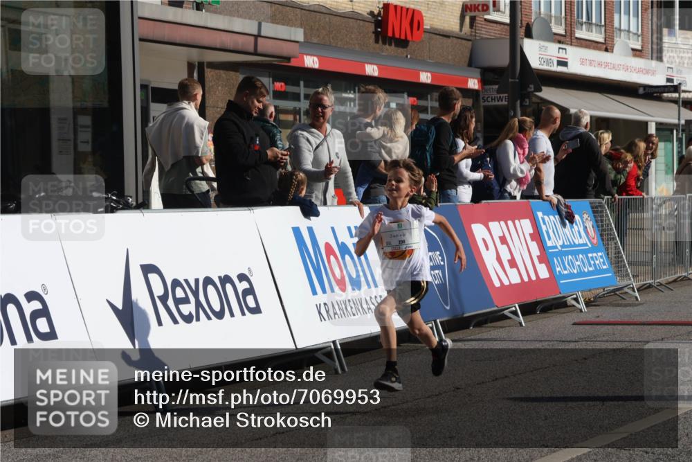 15.09.2024 - PSD Bank Halbmarathon Michael Strokosch http://msf.ph/oto/7069953 15.09.2024 10:25:44 Ziel 36, 54, 221, 238, 248, 298, 300 meine-sportfotos.de
