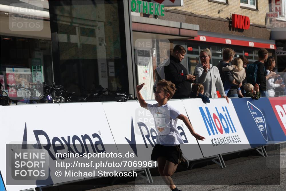 15.09.2024 - PSD Bank Halbmarathon Michael Strokosch http://msf.ph/oto/7069961 15.09.2024 10:25:44 Ziel 36, 54, 221, 238, 248, 298, 300 meine-sportfotos.de