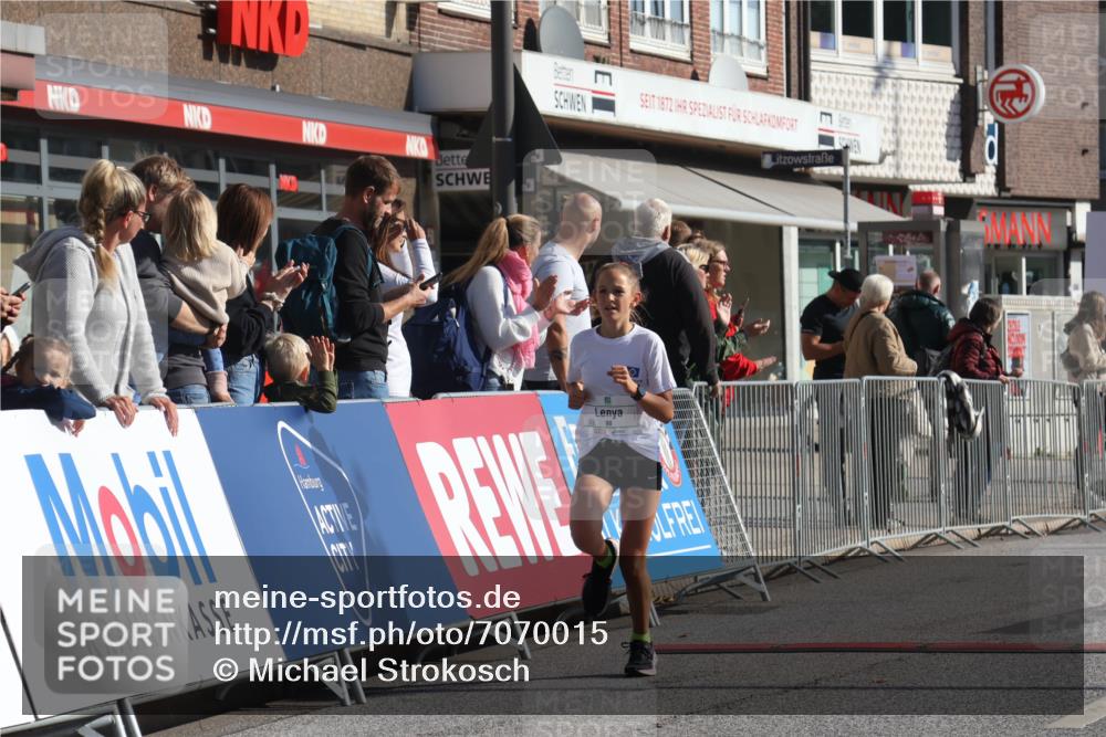 15.09.2024 - PSD Bank Halbmarathon Michael Strokosch http://msf.ph/oto/7070015 15.09.2024 10:25:52 Ziel 20, 54, 98, 240, 248, 298 meine-sportfotos.de