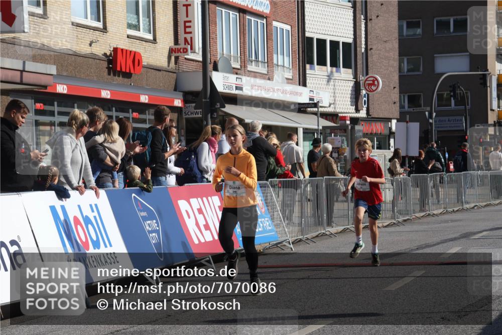 15.09.2024 - PSD Bank Halbmarathon Michael Strokosch http://msf.ph/oto/7070086 15.09.2024 10:25:58 Ziel 20, 54, 98, 240 meine-sportfotos.de