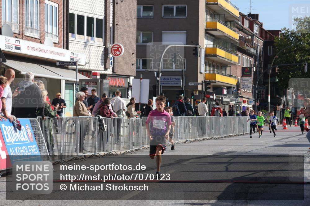 15.09.2024 - PSD Bank Halbmarathon Michael Strokosch http://msf.ph/oto/7070123 15.09.2024 10:26:06 Ziel 20, 98, 181, 240, 242 meine-sportfotos.de